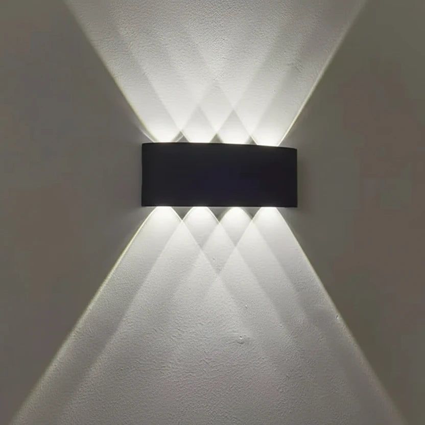 8W black LED wall light with size dimensions 220 x 80 x 45 mm