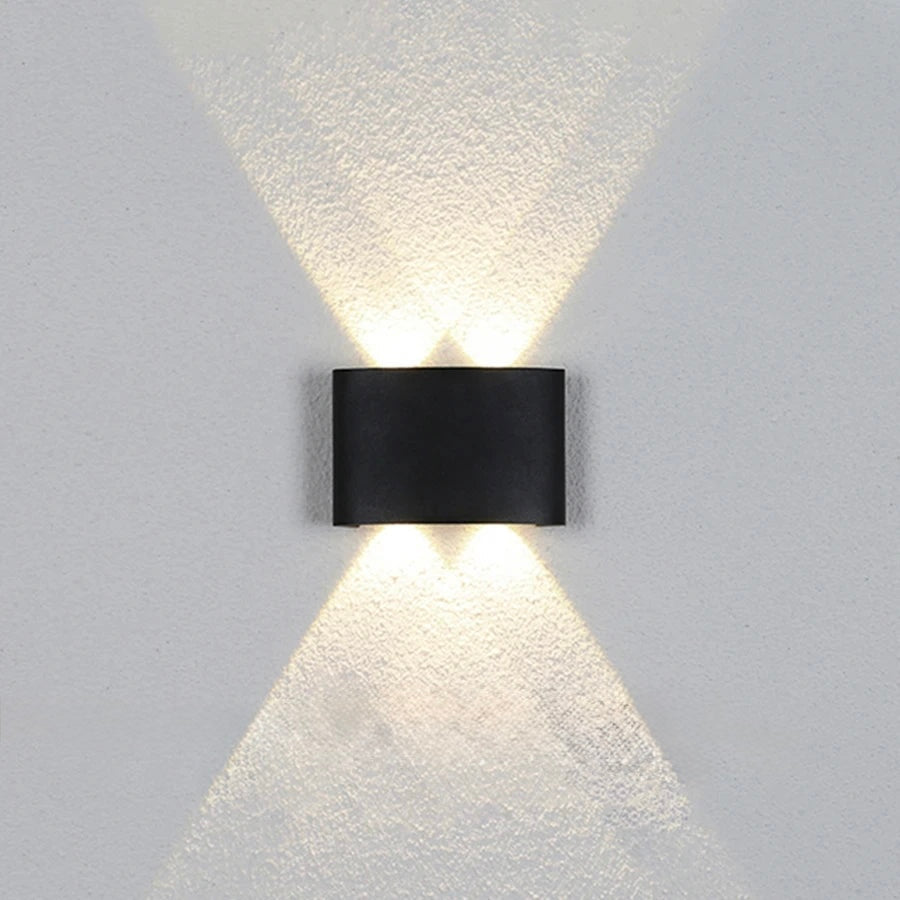 4W black LED wall light with size dimensions 120 x 80 x 40 mm