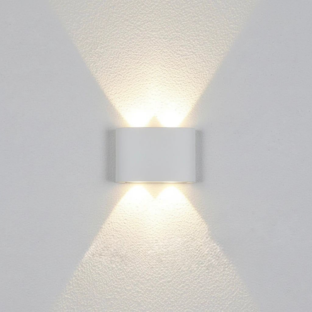4W white LED wall light with size dimensions 120 x 80 x 40 mm