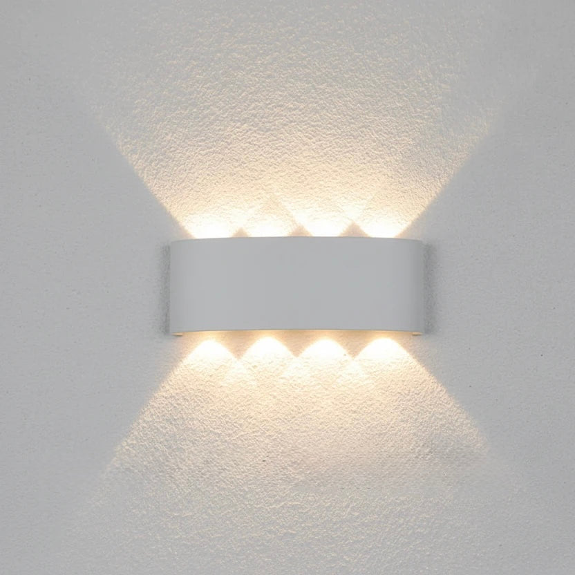 8W white LED wall light with size dimensions 220 x 80 x 45 mm