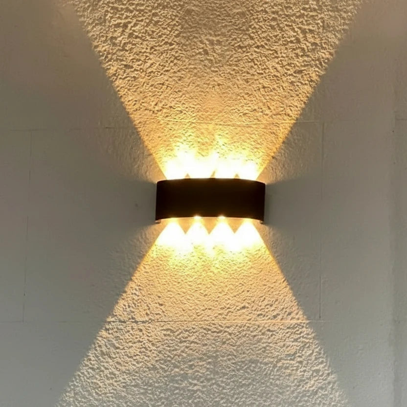 8W black LED wall light with size dimensions 220 x 80 x 45 mm