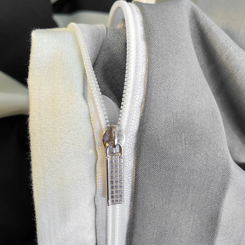 Zipper closure of duvet cover.