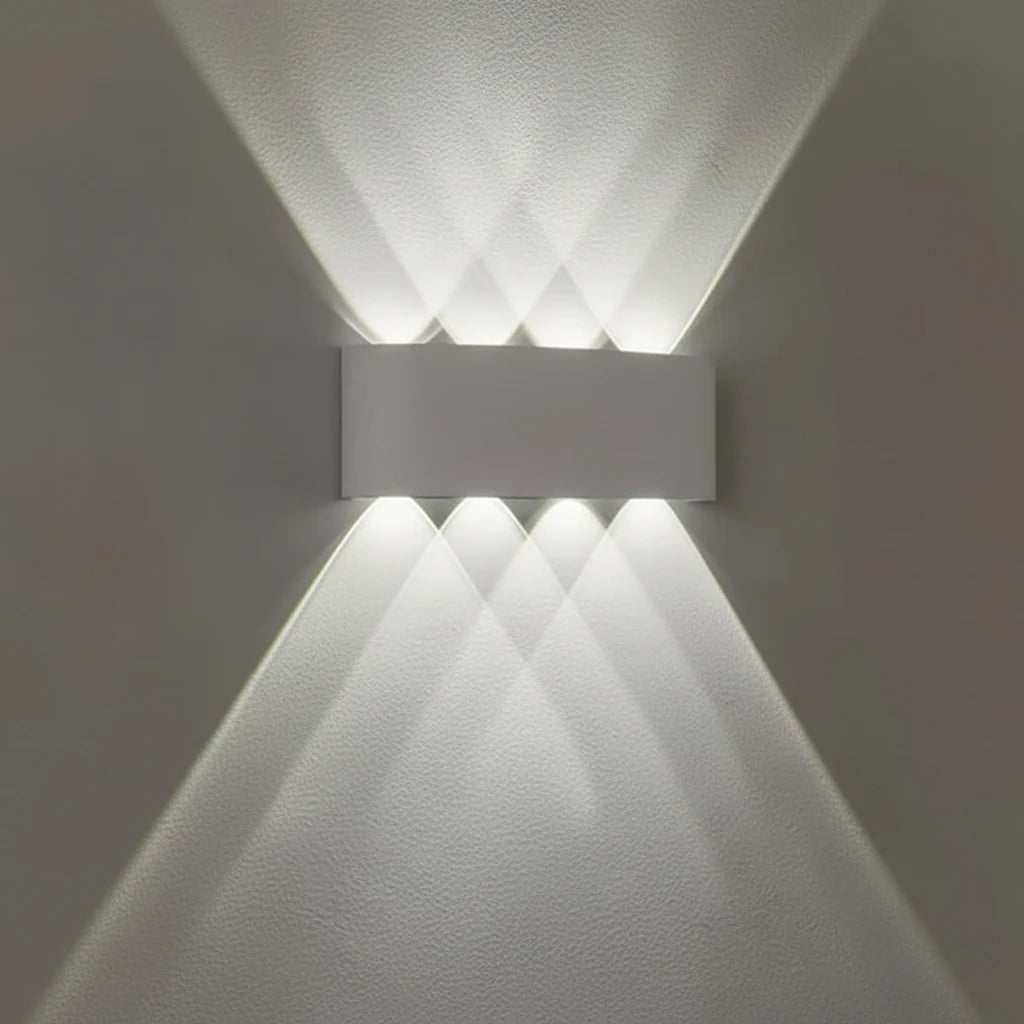 8W white LED wall light with size dimensions 220 x 80 x 45 mm