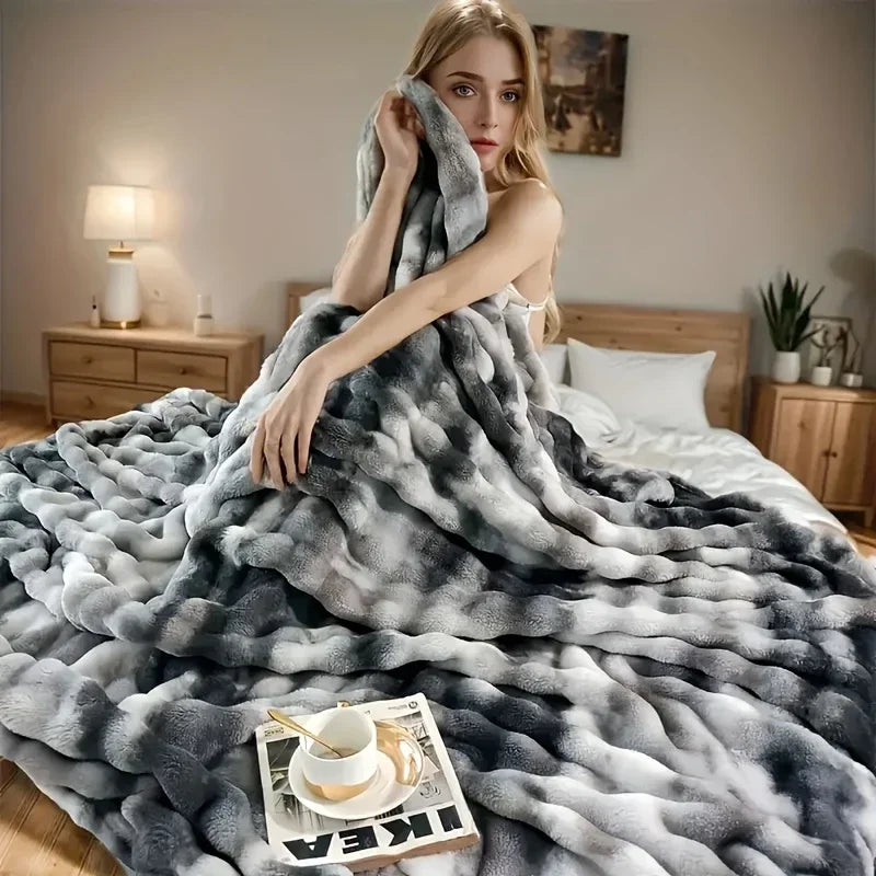 Plush Faux Fur Throw Blanket | Soft Polyester Cosy Blanket for Sofa & Bed