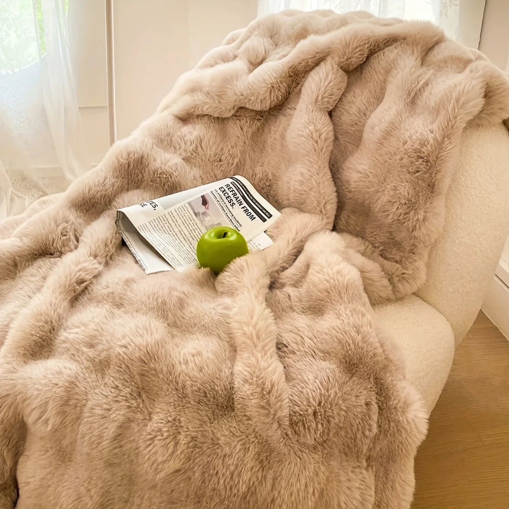 Plush Faux Fur Throw Blanket | Soft Polyester Cosy Blanket for Sofa & Bed