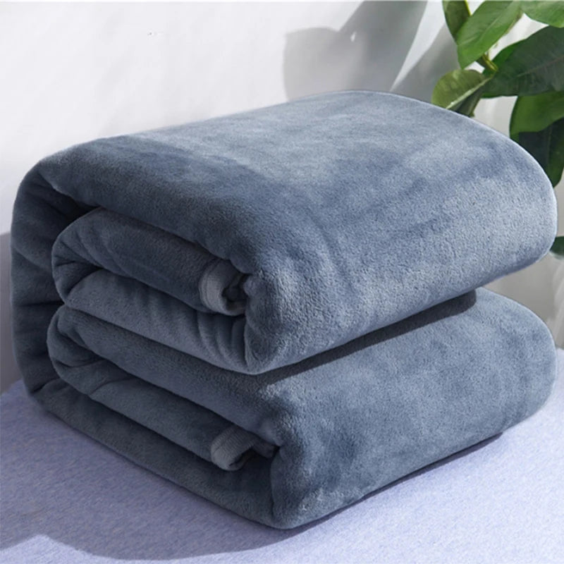 Soft Fleece Flannel Blanket – Ultra-Plush Polyester Throw in Multiple Colours